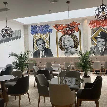 Ξενοδοχείο Dormirdcine 4*